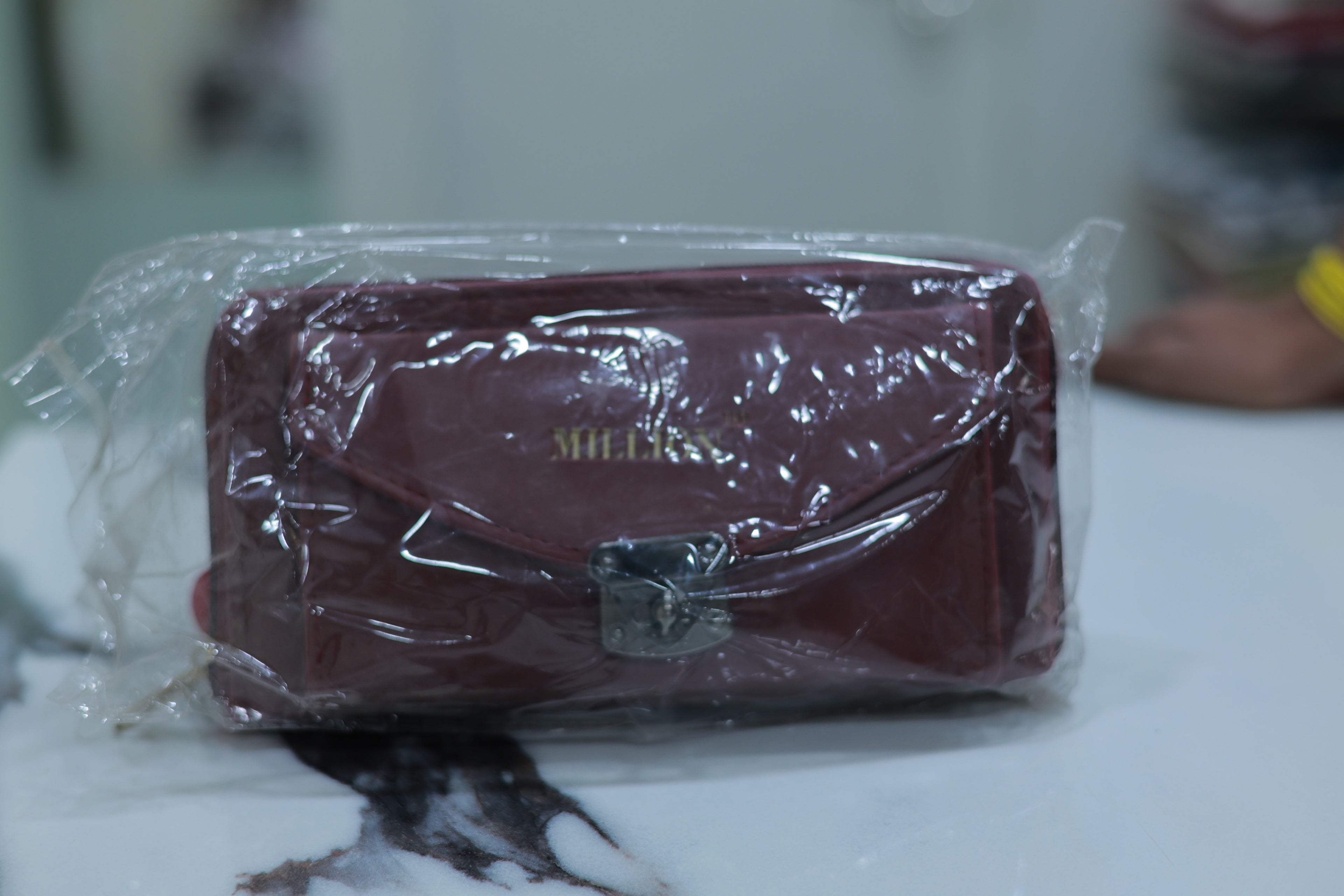 Take a quick look to this hand bag