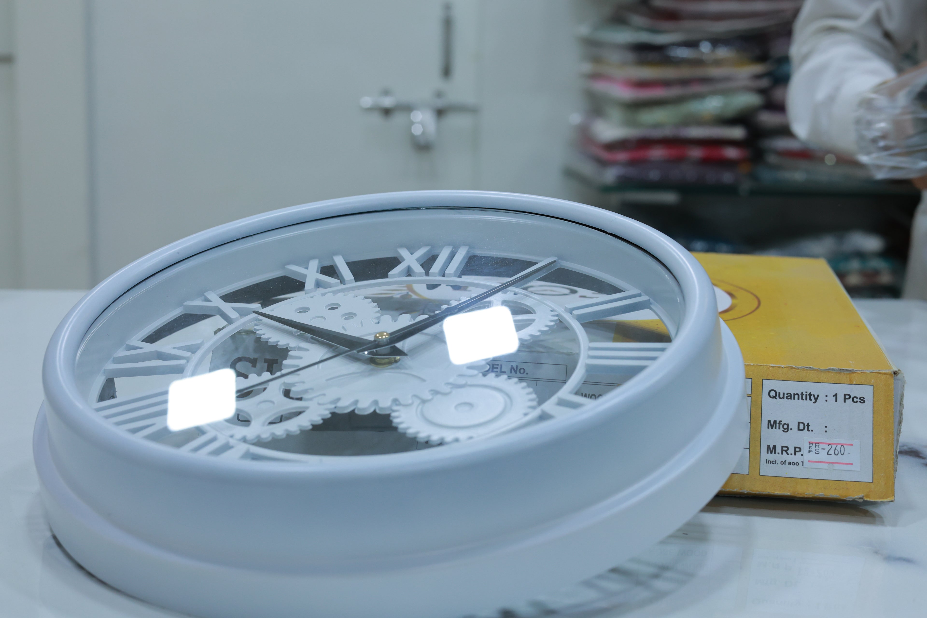 WHITE WALL CLOCK