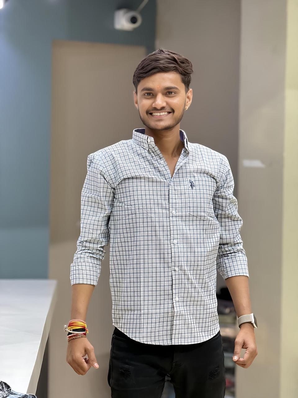 Blue shirt line in gray oxford
