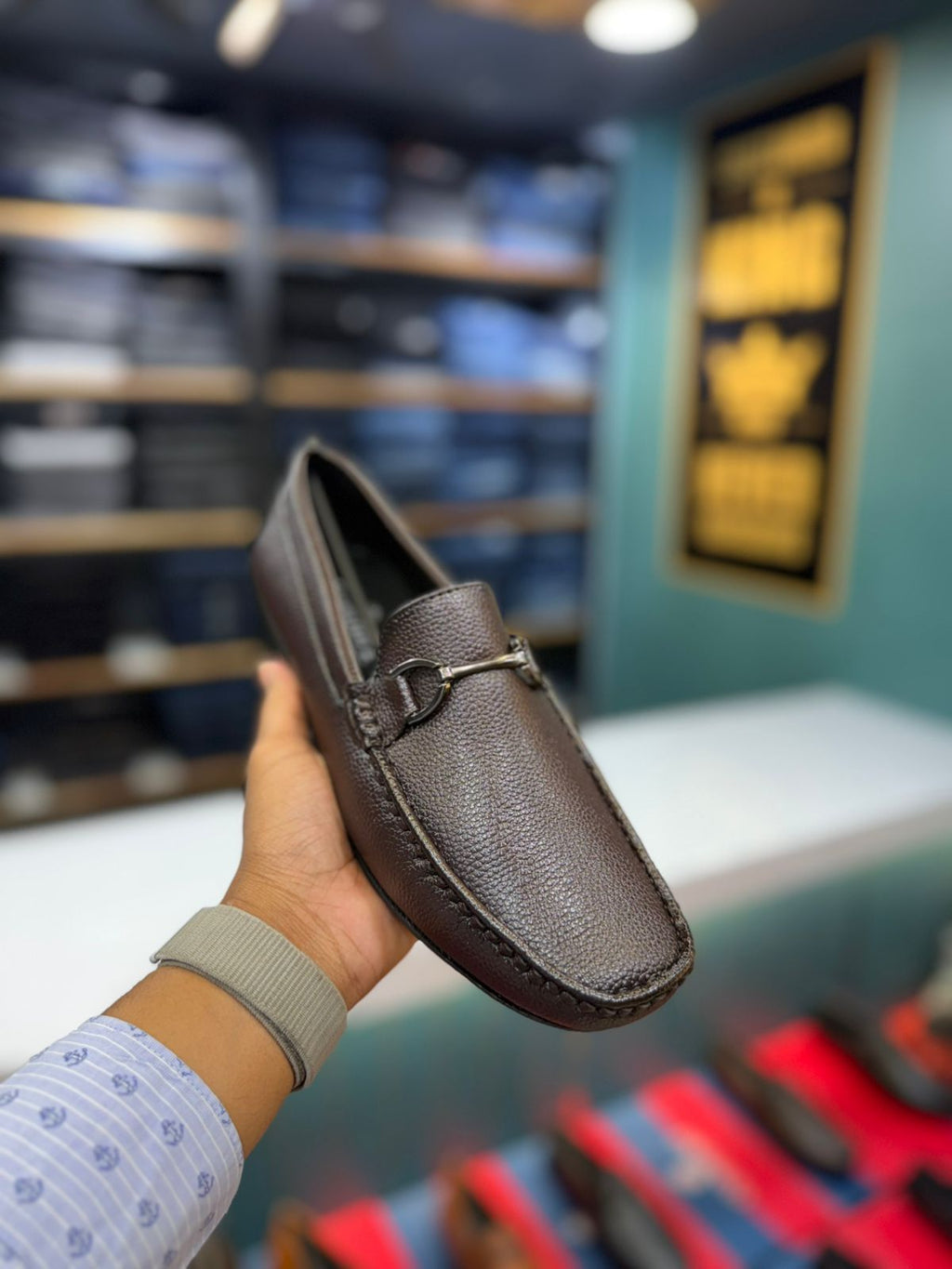 Take a look to an original leather Lofers.