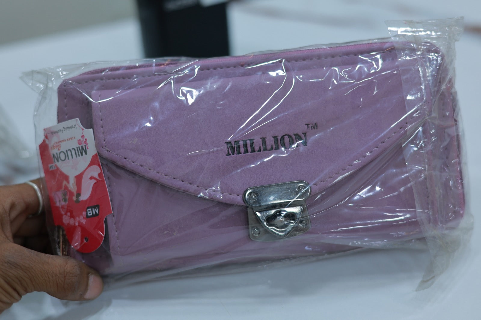 purse pink colour